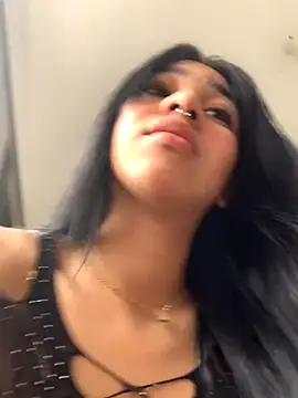 Snapshot of Kylie_Patrick chatting on 11.23.25 Kylie Patrick online show from 11.23.25