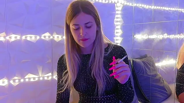 Snapshot of Aishha_ chatting on 09.26.25 Aishha online show from 09.26.25