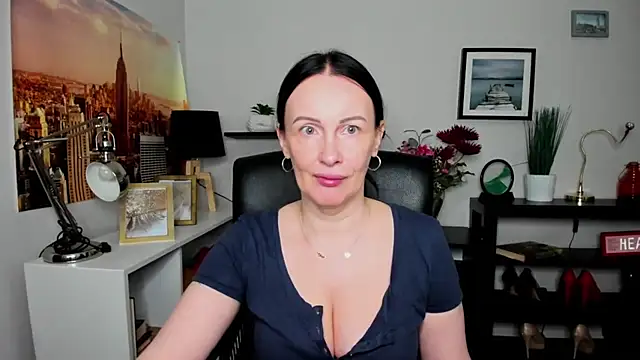 Snapshot of Velvet_Jasmine chatting on 09.17.25 Velvet Jasmine online show from 09.17.25