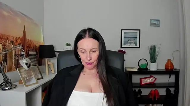 Snapshot of Velvet_Jasmine chatting on 10.03.25 Velvet Jasmine online show from 10.03.25