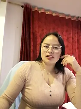 Daliz Leon online show from 10.13.25