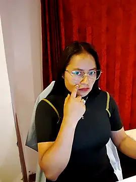 Daliz Leon online show from 11.11.25