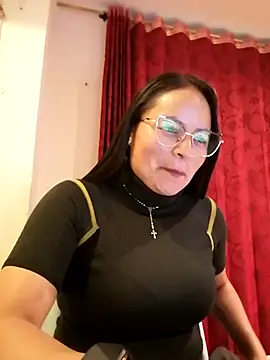 Daliz Leon online show from 12.04.25