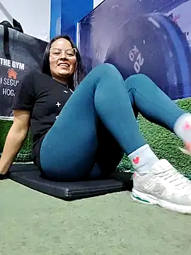 Daliz Leon online show from 12.18.25