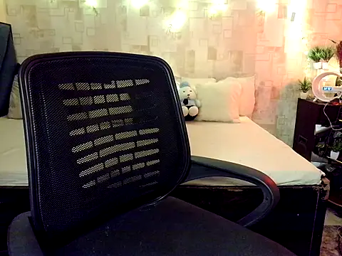 Snapshot of fairy_princess chatting on 10.03.25 fairy princess online show from 10.03.25