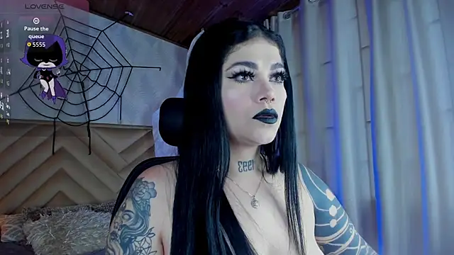  raven black online show from 10.17.25