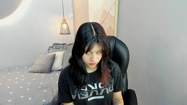 Snapshot of Julieth_brown_ chatting on 10.18.25 Julieth brown online show from 10.18.25