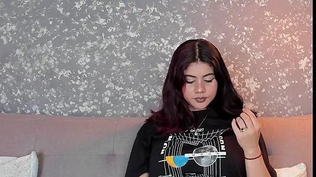 Julieth brown  online show from 12.04.25