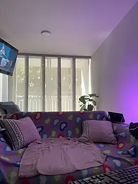 Snapshot of MoraInFire chatting on 12.15.25 MoraInFire online show from 12.15.25