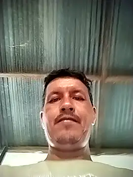 Snapshot of colombiano198720 chatting on 09.21.25 colombiano198720 online show from 09.21.25