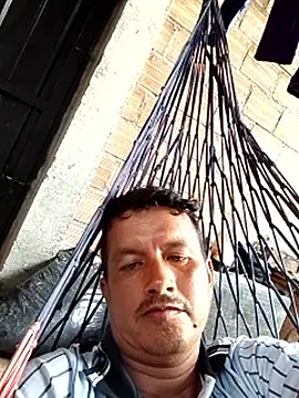 Snapshot of colombiano198720 chatting on 11.29.25 colombiano198720 online show from 11.29.25