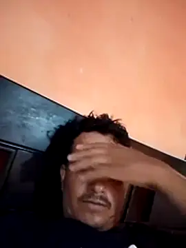 Snapshot of colombiano198720 chatting on 12.01.25 colombiano198720 online show from 12.01.25