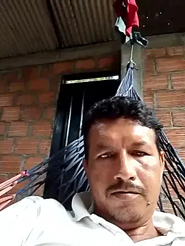 Snapshot of colombiano198720 chatting on 12.16.25 colombiano198720 online show from 12.16.25