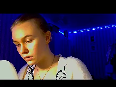 bellameow88 online show from 12.15.25