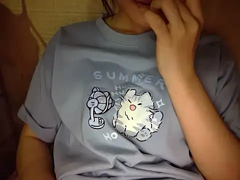Snapshot of Ly-ny chatting on 05.31.26 Ly-ny online show from 05.31.26