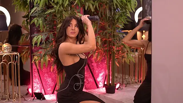 Snapshot of StephieRouse chatting on 03.27.26 StephieRouse online show from 03.27.26