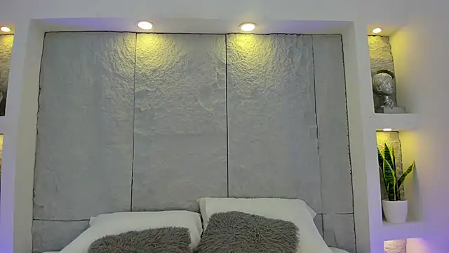 AlassiaHocthner online show from 04.09.26