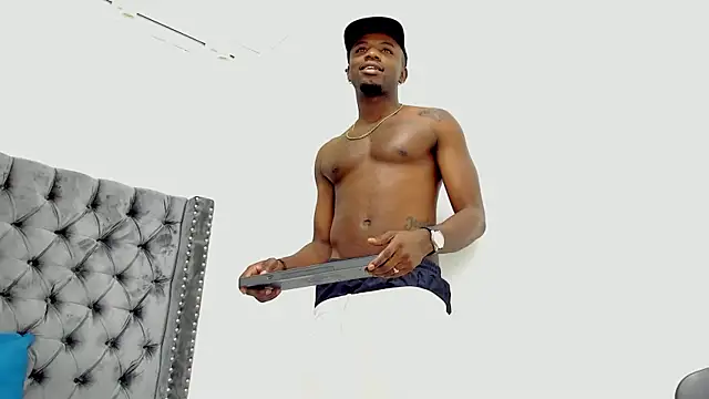 Snapshot of DOUGLAS_099 chatting on 10.03.25 DOUGLAS 099 online show from 10.03.25