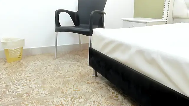 Snapshot of DOUGLAS_099 chatting on 10.04.25 DOUGLAS 099 online show from 10.04.25