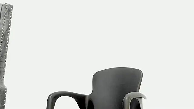 Snapshot of DOUGLAS_099 chatting on 10.04.25 DOUGLAS 099 online show from 10.04.25