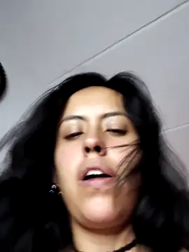 Queen Ashly online show from 04.12.26