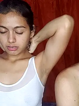 Snapshot of nezuko-uwu chatting on 10.11.25 nezuko-uwu online show from 10.11.25