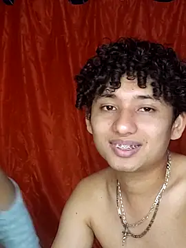 Snapshot of nezuko-uwu chatting on 10.21.25 nezuko-uwu online show from 10.21.25