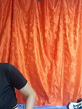 Snapshot of nezuko-uwu chatting on 10.25.25 nezuko-uwu online show from 10.25.25