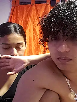 Snapshot of nezuko-uwu chatting on 10.29.25 nezuko-uwu online show from 10.29.25