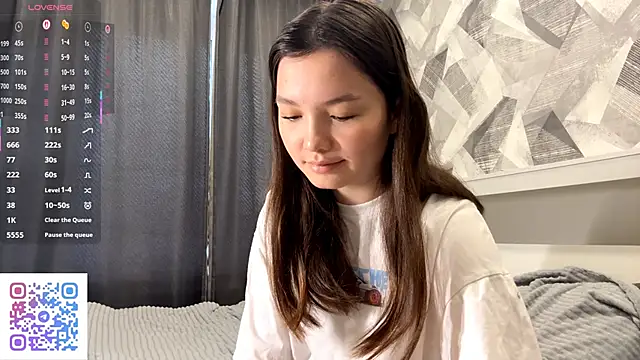 KiraVelvet online show from 11.05.25