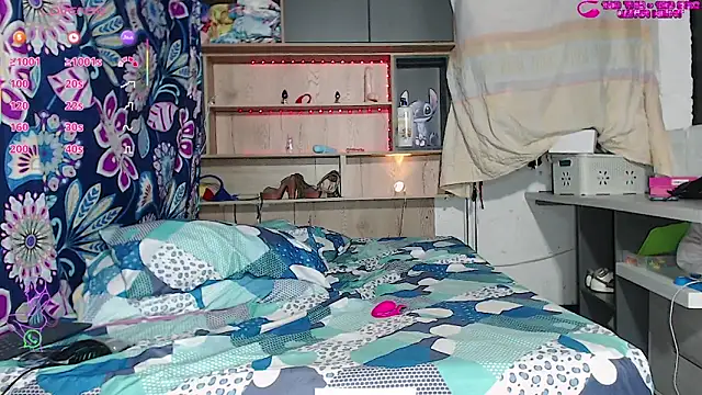 Snapshot of luisafe2025 chatting on 10.26.25 luisafe2025 online show from 10.26.25