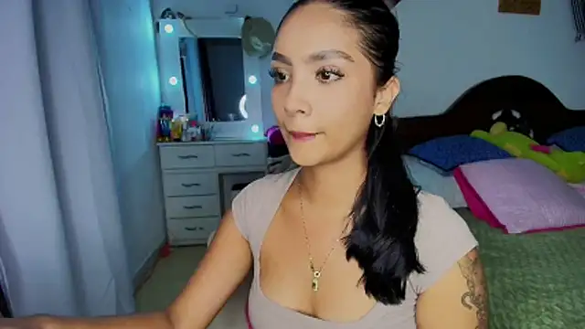 mia yireth online show from 10.19.25