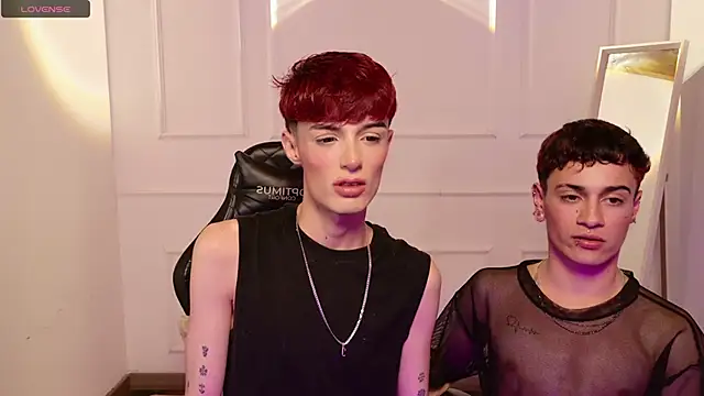 Snapshot of DougieXNova chatting on 11.02.25 DougieXNova online show from 11.02.25