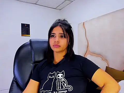 ScarletDoll online show from 10.18.25