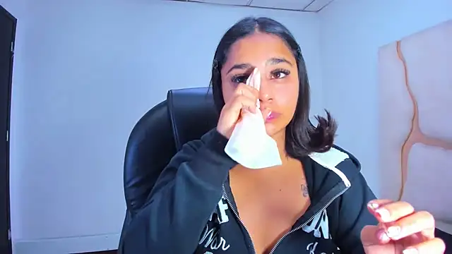 ScarletDoll online show from 11.26.25