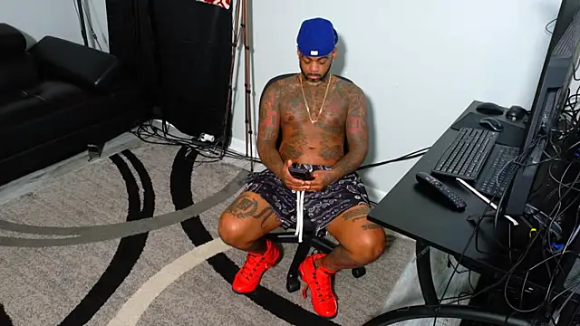 SLANGONDEMHOES online show from 11.04.25