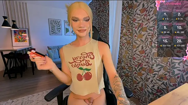 Snapshot of my-muse chatting on 09.16.25 my-muse online show from 09.16.25