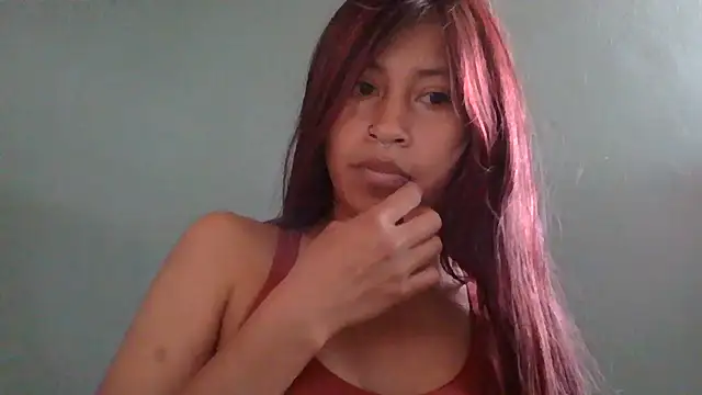 Snapshot of Pocahontas_tw chatting on 11.04.25 Pocahontas tw online show from 11.04.25