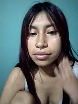 Snapshot of Pocahontas_tw chatting on 11.12.25 Pocahontas tw online show from 11.12.25