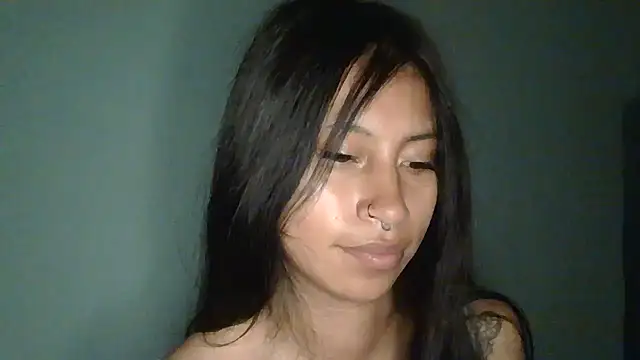 Snapshot of Pocahontas_tw chatting on 12.04.25 Pocahontas tw online show from 12.04.25