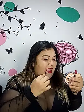 Snapshot of curvy_diva_ chatting on 10.22.25 curvy diva online show from 10.22.25