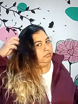 Snapshot of curvy_diva_ chatting on 10.26.25 curvy diva online show from 10.26.25