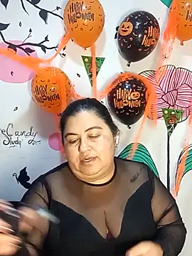Snapshot of curvy_diva_ chatting on 10.30.25 curvy diva online show from 10.30.25