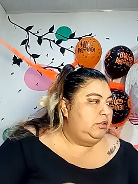 Snapshot of curvy_diva_ chatting on 11.01.25 curvy diva online show from 11.01.25