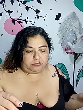 Snapshot of curvy_diva_ chatting on 11.07.25 curvy diva online show from 11.07.25