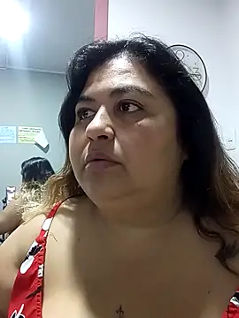 Snapshot of curvy_diva_ chatting on 11.10.25 curvy diva online show from 11.10.25