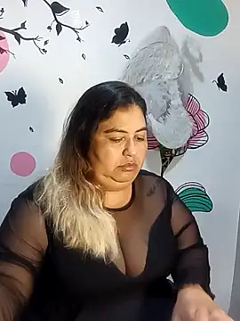 Snapshot of curvy_diva_ chatting on 11.14.25 curvy diva online show from 11.14.25