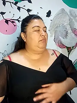 Snapshot of curvy_diva_ chatting on 11.15.25 curvy diva online show from 11.15.25