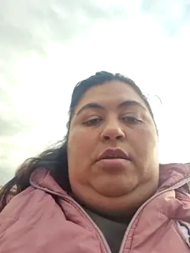 Snapshot of curvy_diva_ chatting on 11.19.25 curvy diva online show from 11.19.25