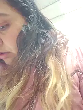 Snapshot of curvy_diva_ chatting on 11.20.25 curvy diva online show from 11.20.25